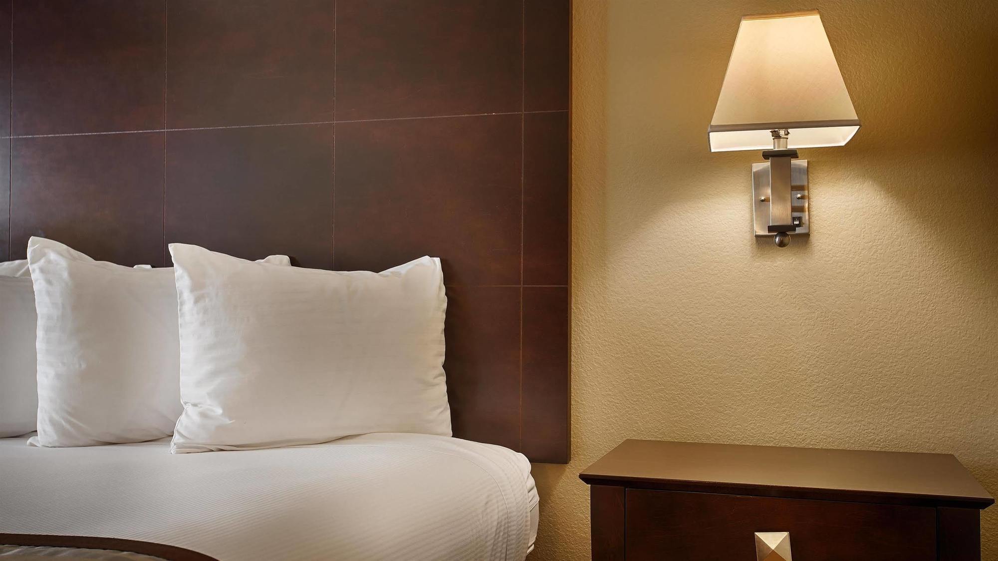 Best Western Oasis Inn Canadian Экстерьер фото
